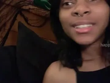 happysoft – webcam model profile photo