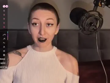 lovelylittlelucyy – webcam model profile photo