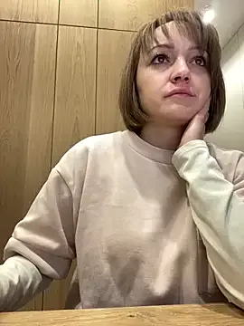 Amelie_Shy's Thumb Image