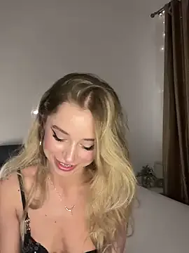 BabyAnais – webcam model profile photo