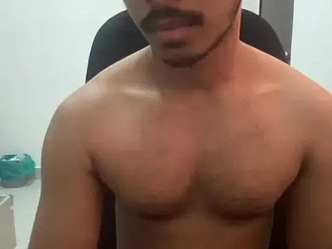 Hotmaskedboi – webcam model profile photo