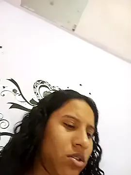 Karii-R – webcam model profile photo