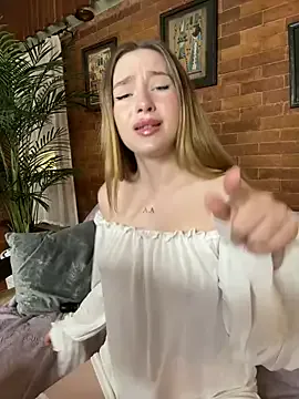 Lena_Wow's Thumb Image
