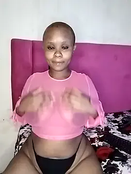 LUNAx01 – webcam model profile photo