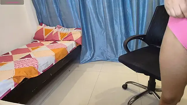 Miss-Ayraa – webcam model profile photo