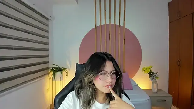 rei_cos – webcam model profile photo