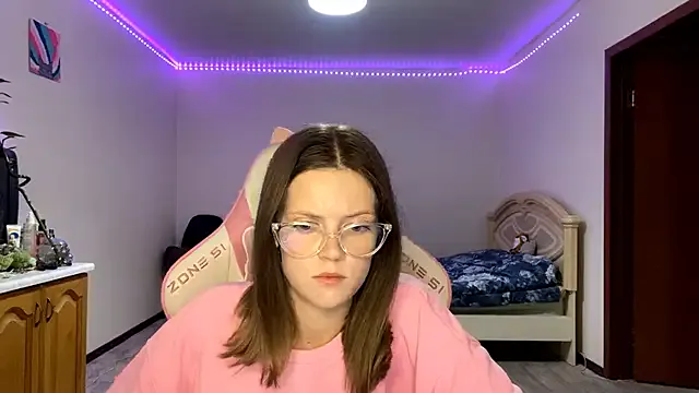 VibeQueenLucy – webcam model profile photo