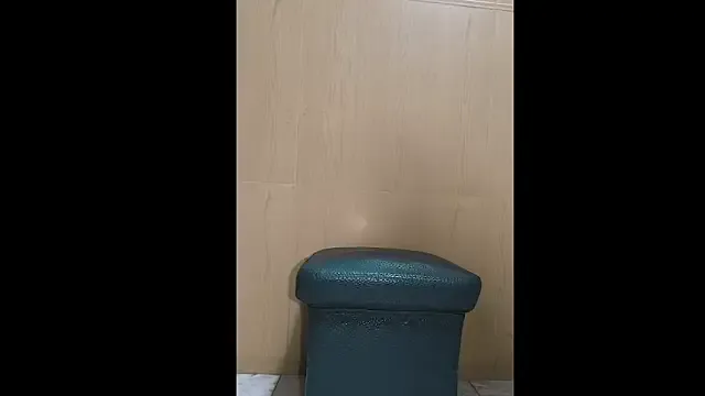 XTTX49 – webcam model profile photo