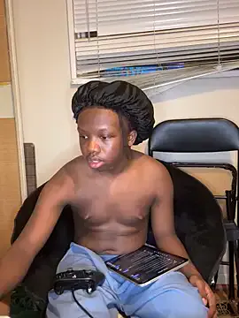 YourLittleBoyfriend – webcam model profile photo